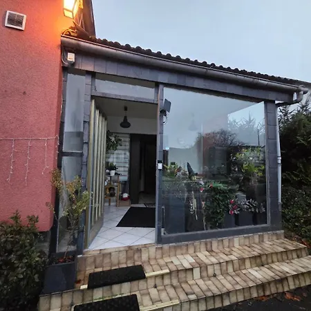 Spacious In Near Leverkusen شقة