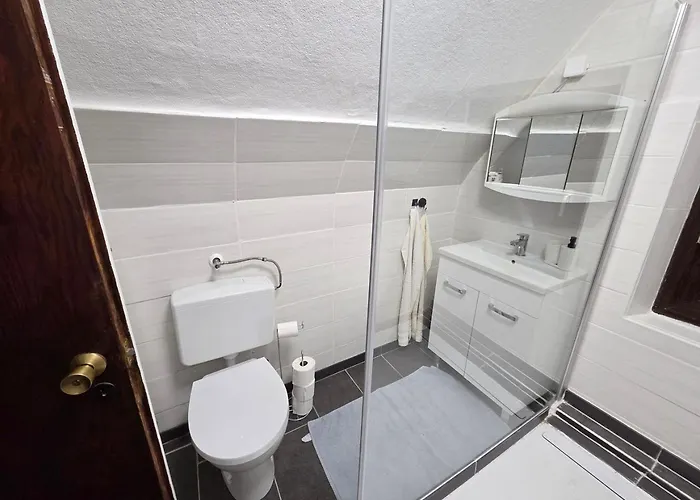 Spacious In Near Leverkusen Odenthal